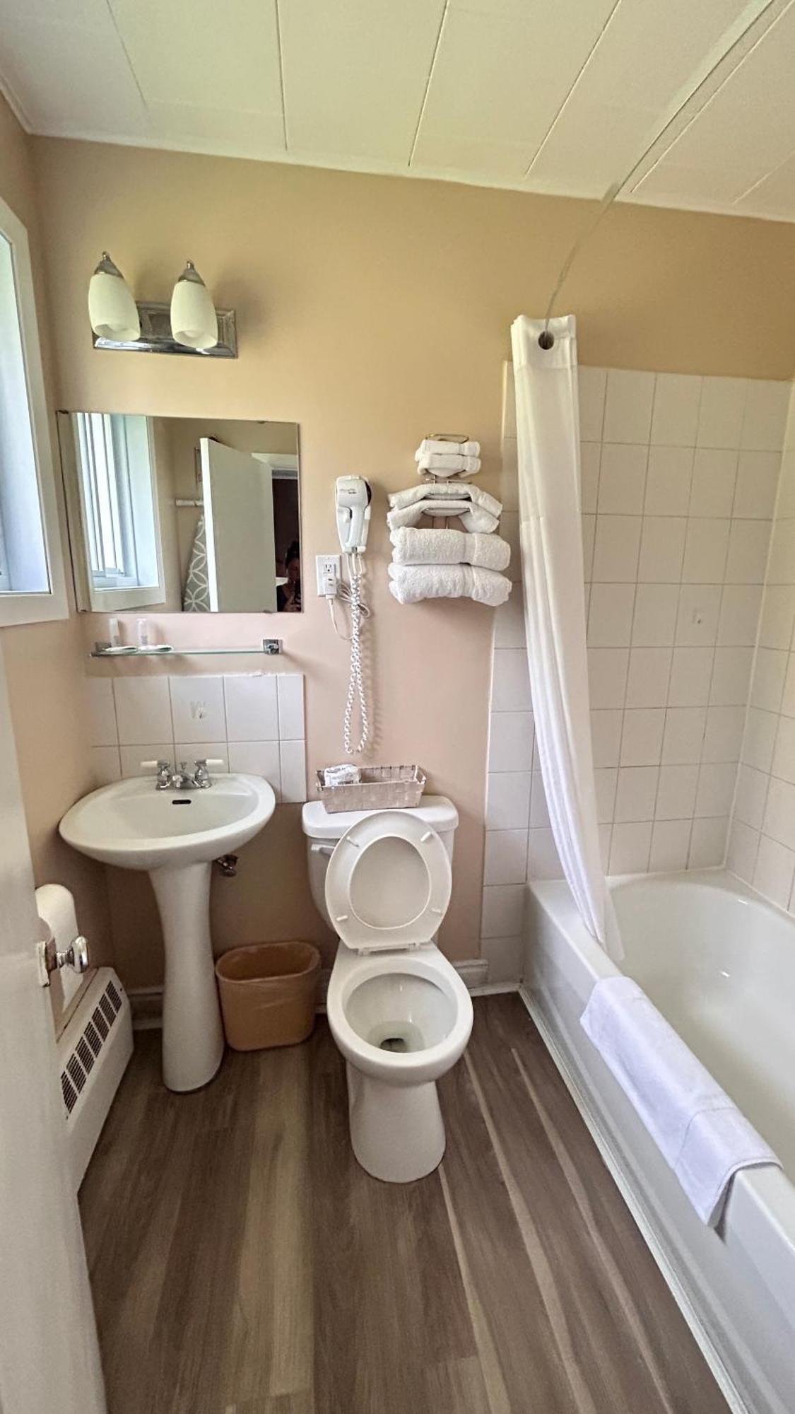 Rogers Motel Smiths Falls Εξωτερικό φωτογραφία