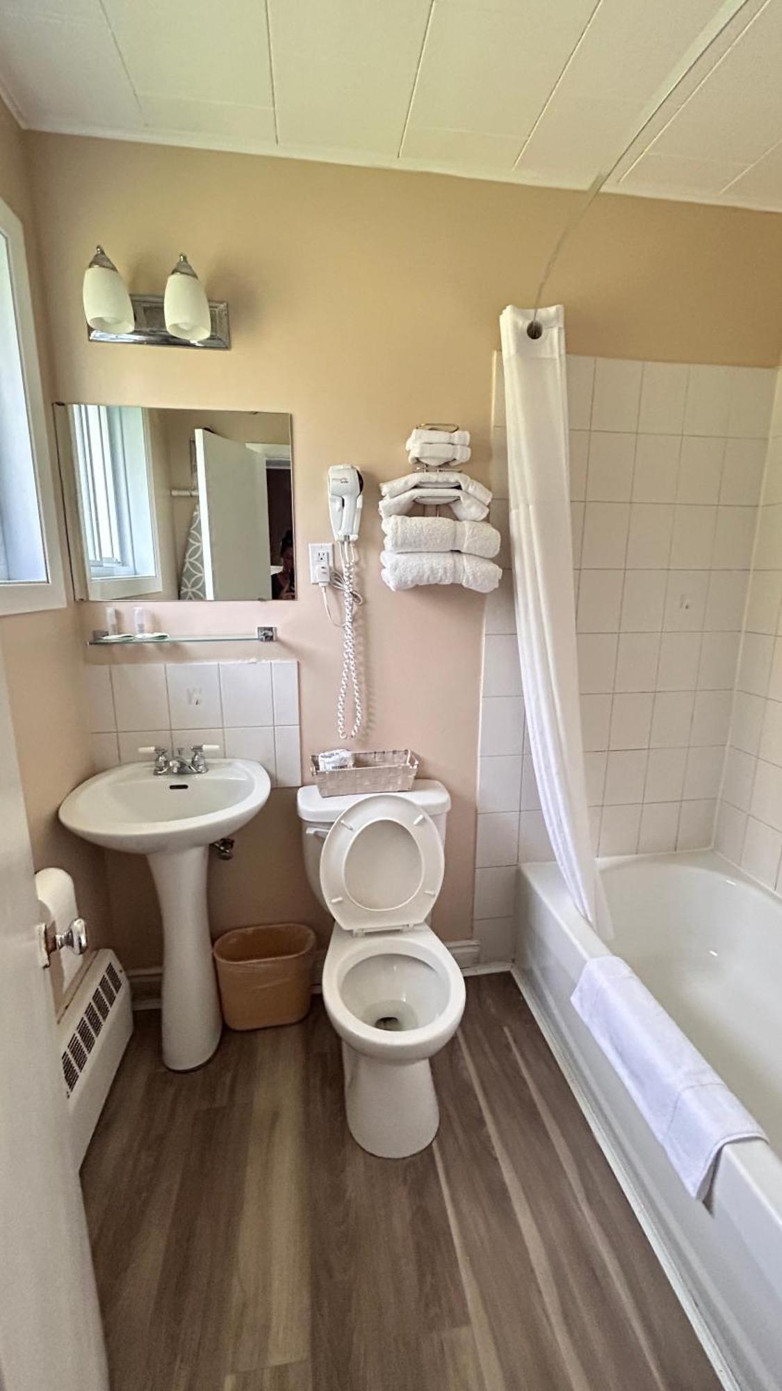 Rogers Motel Smiths Falls Εξωτερικό φωτογραφία